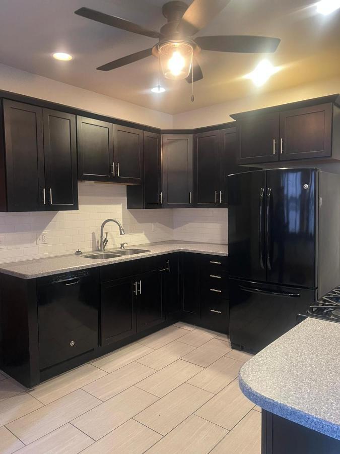 Cool And Affordable Apartment Galesburg Exterior foto